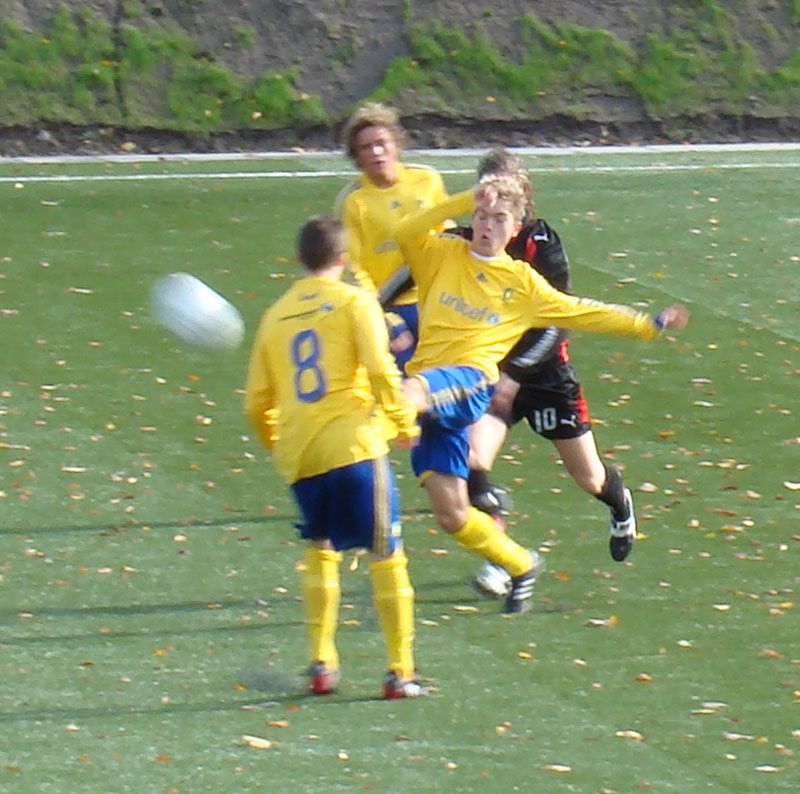 Mathias i infight mod FC Midtjylland 25. oktober 2008.