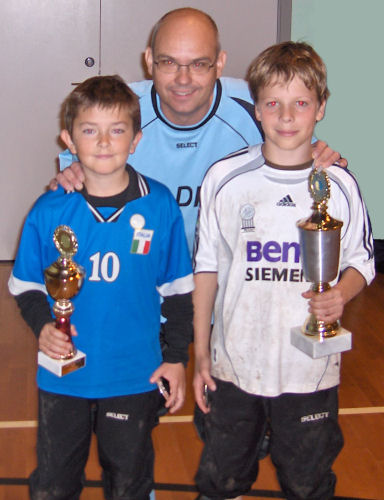 Peter til venstre bliver kret som rets Spiller 2007